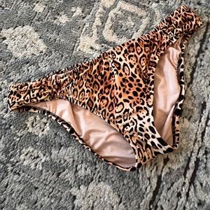 Victoria’s Secret Leopard Print Havana Hipster Swim Bottom size XL ruched